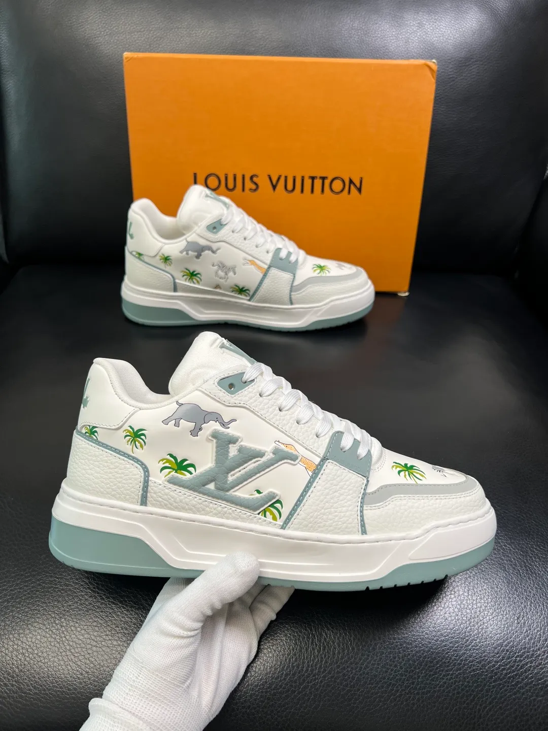 Men's shoes 💰 940 Lv high quality top crafts Louis Vuitton, sports sneakers counter synchronization, uppers imported from Italy, high-quality splicing colorful complex crafts, imported mesh pads soft and comfortable, soles: original soles specially provided by the original factory, T men's shoes 💰U exclusive movable molded soles super comfortable, original factory single goods, code number 39-44 (customized 38 45)